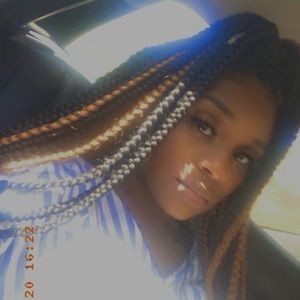 Meet your Posher, Lia